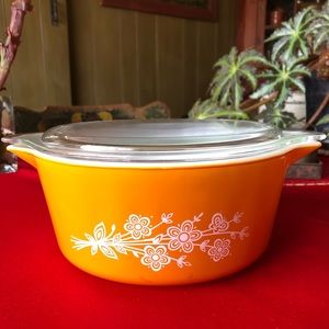 Vintage Pyrex 2.5L Casserole with Lid